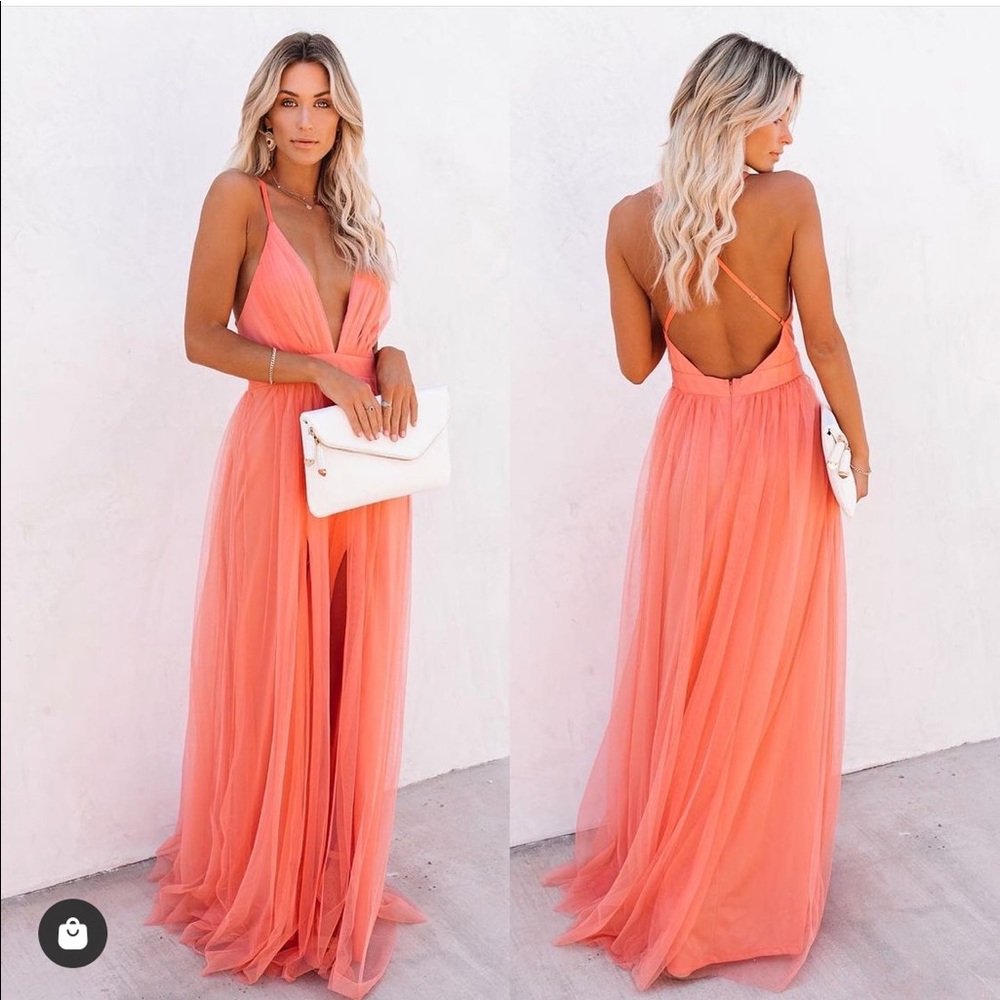Vici Petal Dust Maxi dress in Apricot size Large